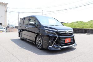 新車 カスタム コンプリート 車