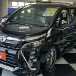 VOXY 4WD 燃費 新型 中古車 ブラキッシュアゲハガラスフレーク